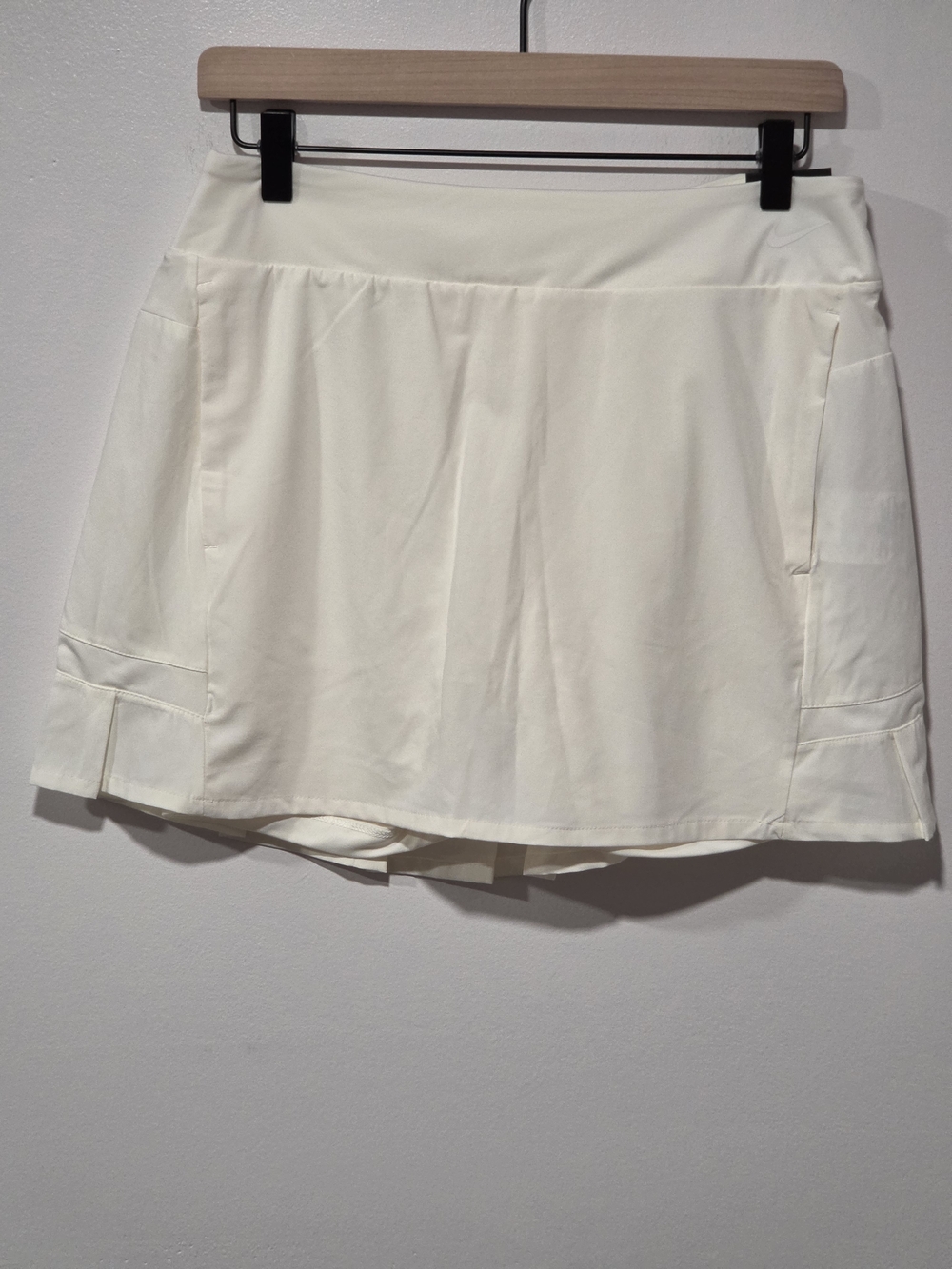 NWT Nike Flex Ivory Circle Skater Golf Skort Women's Size Medium